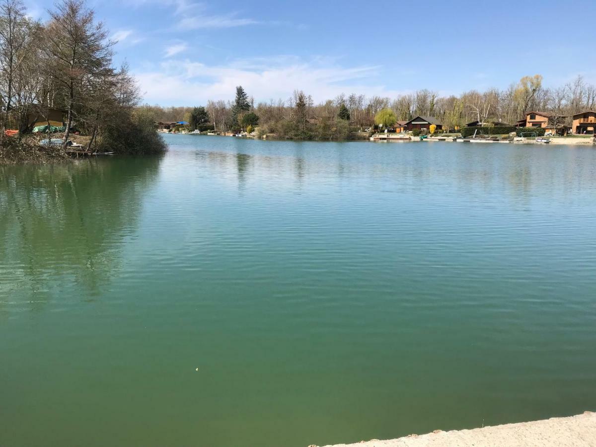 Le Chalet Du Lac - Domaine De La Goujonne Saint-Sauveur-lès-Bray 外观 照片