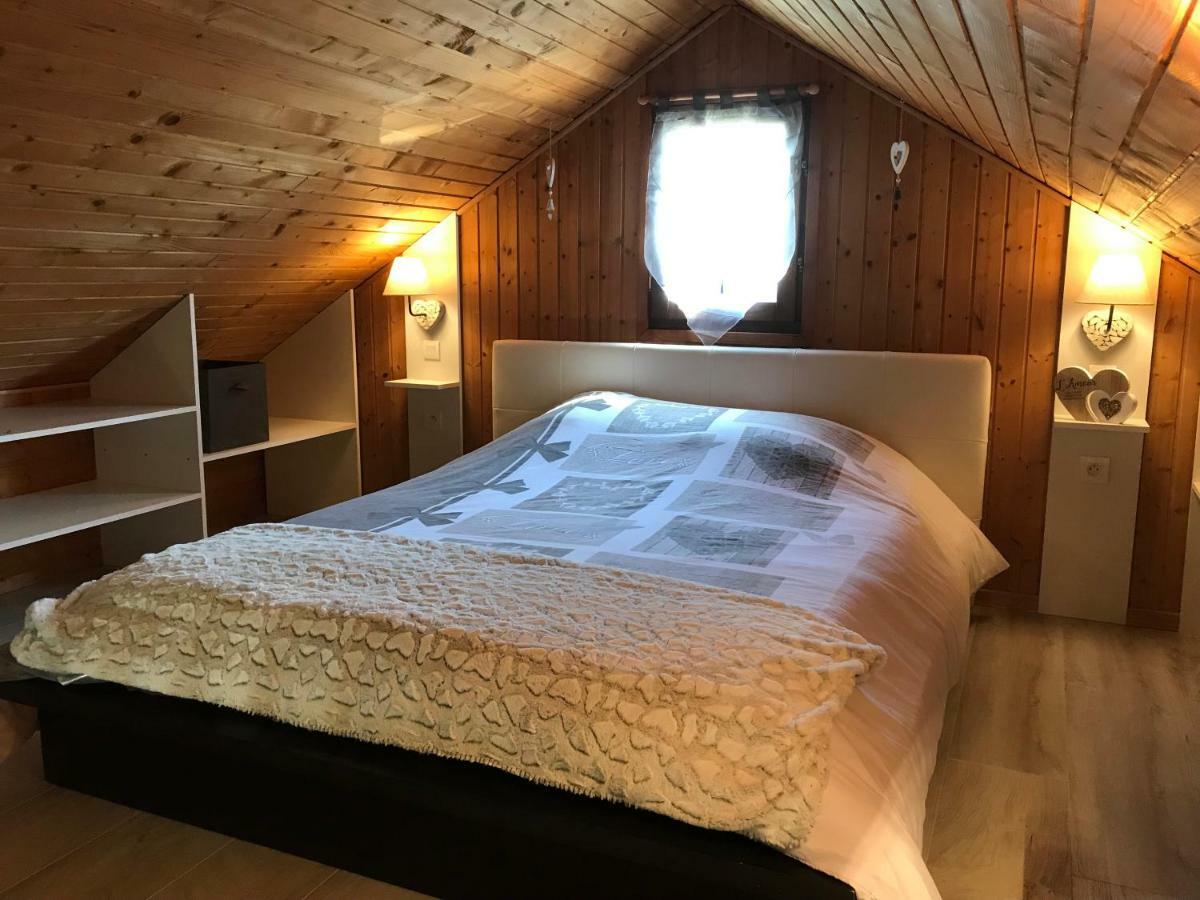 Le Chalet Du Lac - Domaine De La Goujonne Saint-Sauveur-lès-Bray 外观 照片